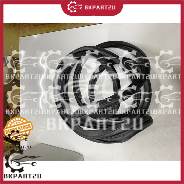 TOYOTA HIACE LH113 (1982-2004) REAR BONNET TRUNK LID BOOT RUBBER BELAKANG BONNET GETAH OEM 64461-95802